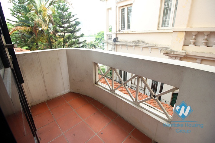 Lovely house with lake view for lease in Tu Hoa street